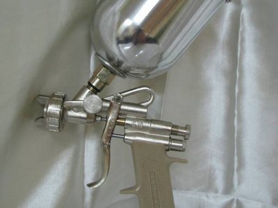 Spray Gun With Top Can