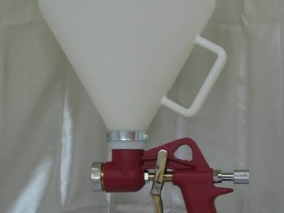 Spray Gun With Large Hopper